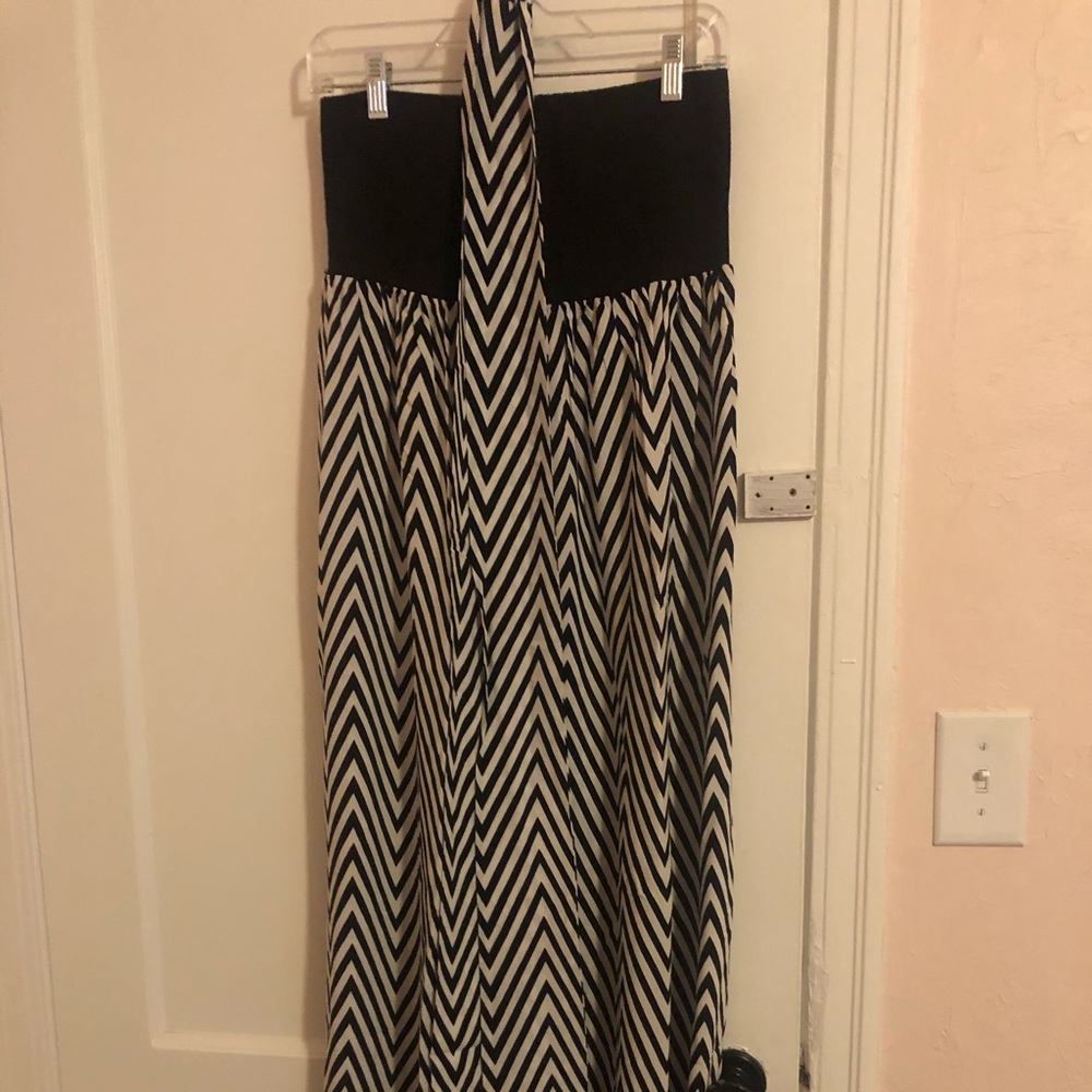 Xhiliration strapless maxi dress